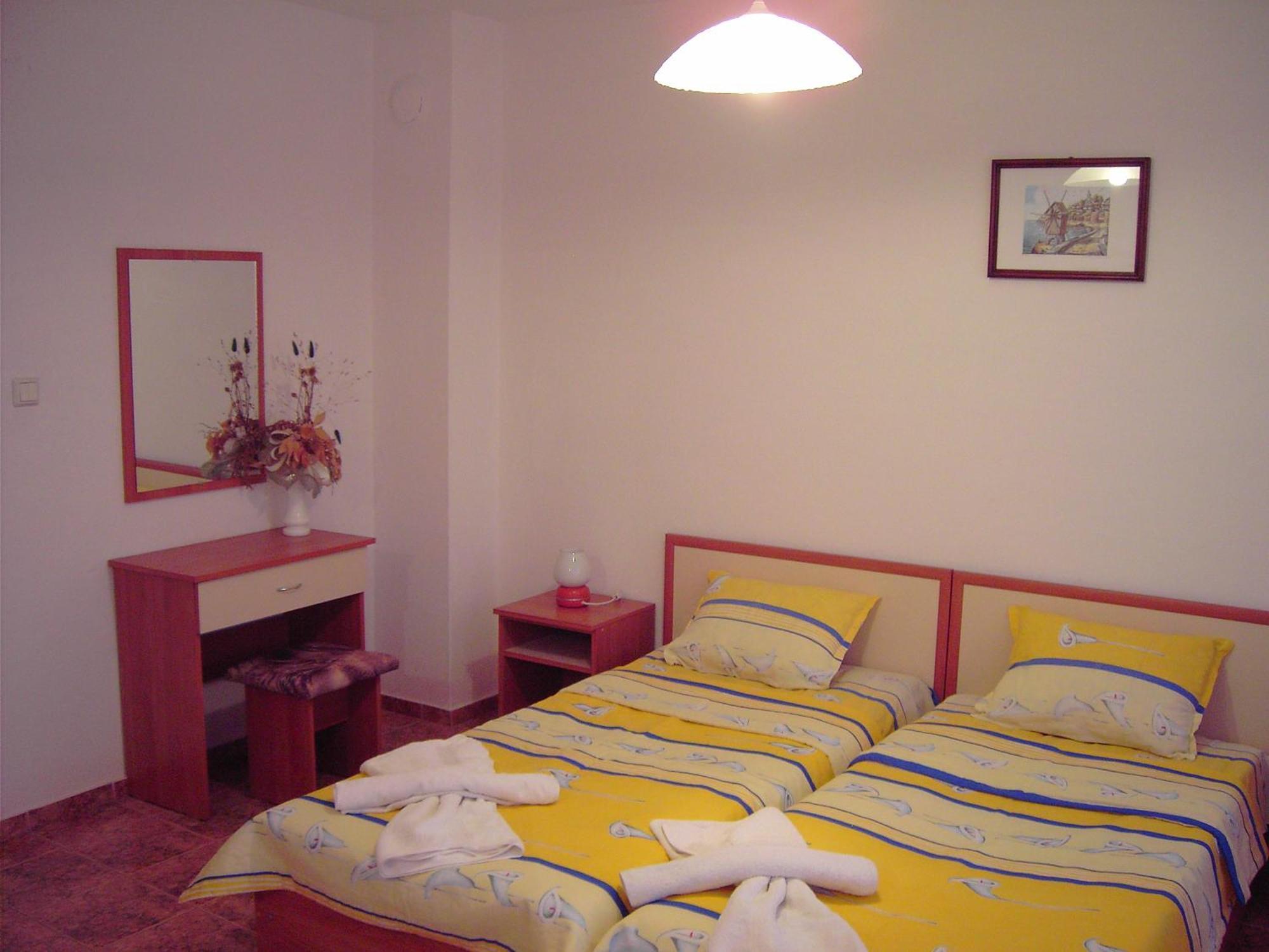 Nelly Guest House Ravda Exteriör bild
