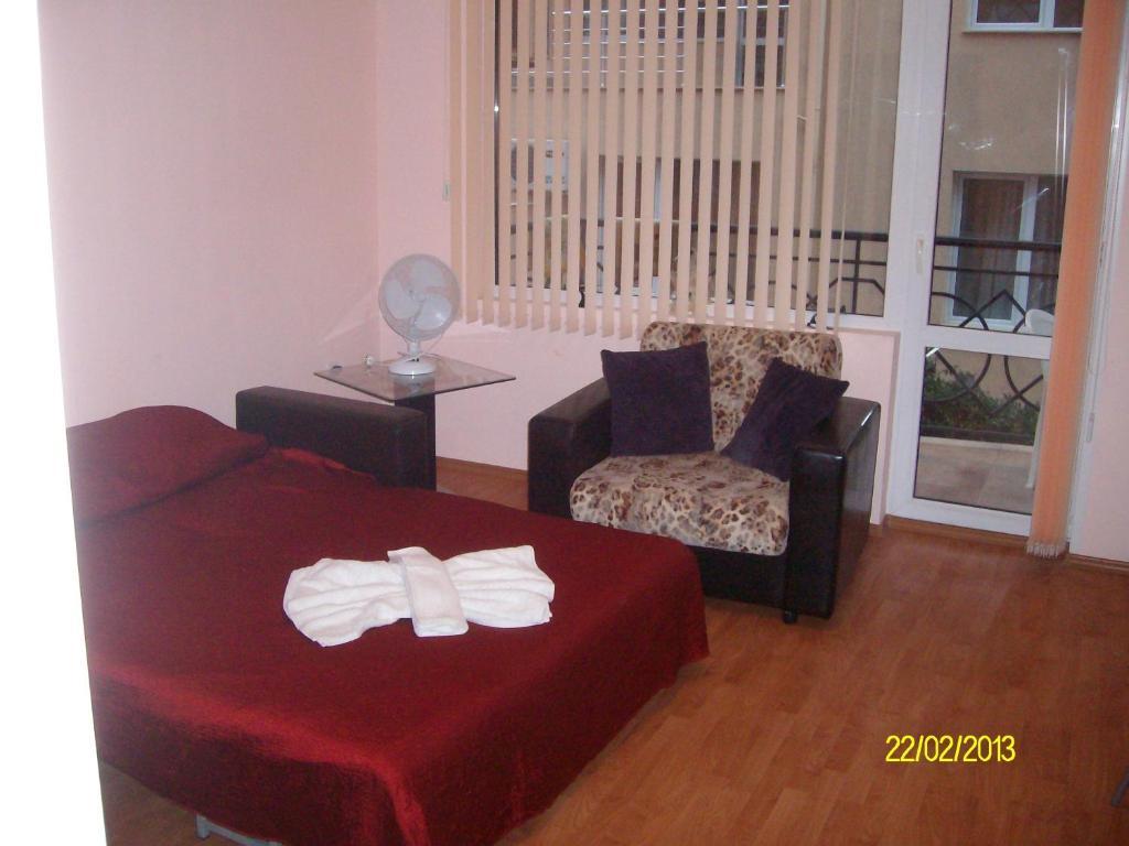 Nelly Guest House Ravda Rum bild